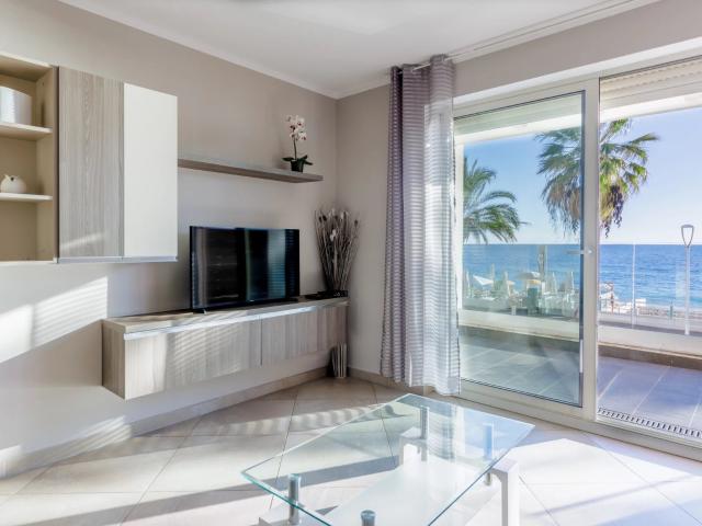 Cannes Superbe duplex 3 pièces en bord de plage 70m² Cannes