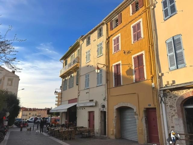 CANNES SUQUET MAISON DE VILLE 110M2