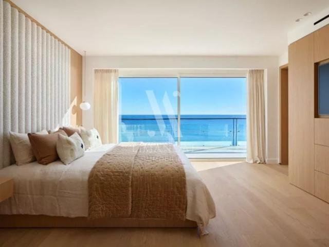 Cannes Palm Beach appartement 125 m² pieds dans l'eau 3 chambres vue mer