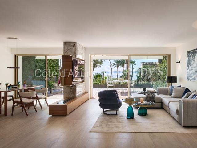 Cannes Palm Beach, appartement face mer avec terrasse 46 m² et accès direct plage