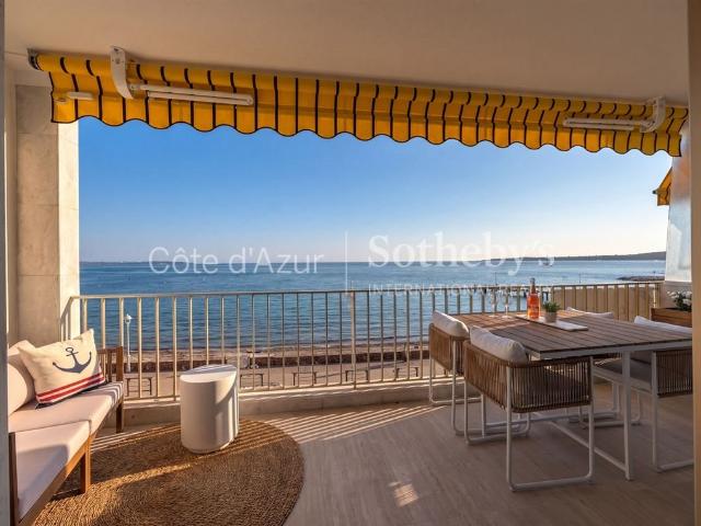 Cannes Palm Beach appartement première ligne mer terrasse vu. 69m² Cannes