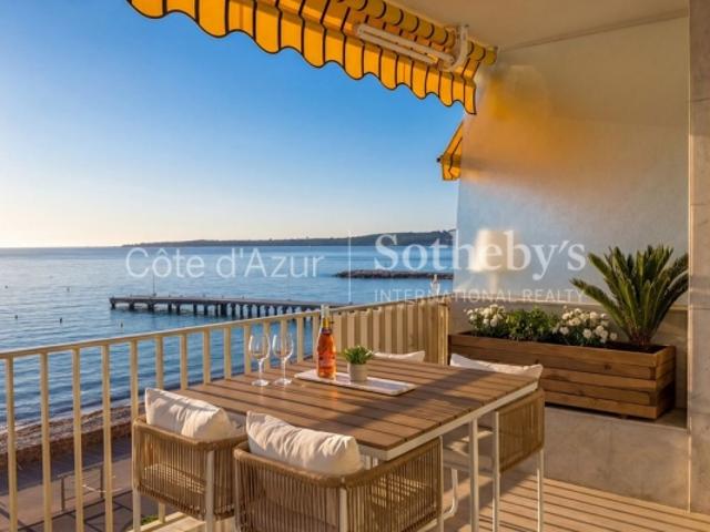 Cannes Palm Beach appartement première ligne mer terrasse vue panoramique 2 chambres parking