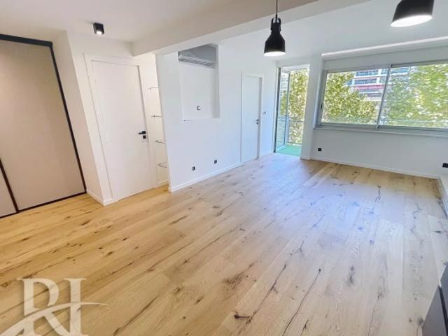 Cannes Palm Beach / Co exclusivité / Très beau 2P rénové 40 m2 avec terrasse