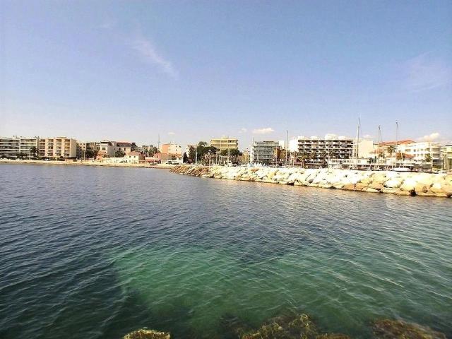 Cannes Palm Beach – Dernier étage en front de mer – Bien d’e. 97m² Cannes