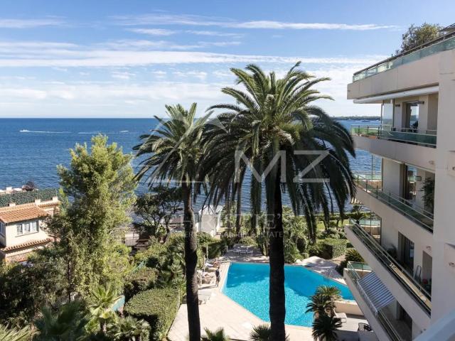 CANNES Palm Beach Magnifique appartement face à la mer