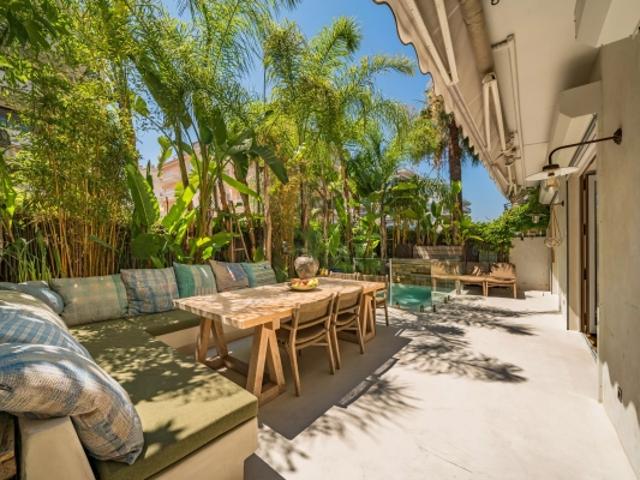 CANNES PALM BEACH – REZ DE JARDIN AVEC PISCINE