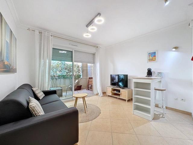 CANNES PALM BEACH STUDIO TERRASSE