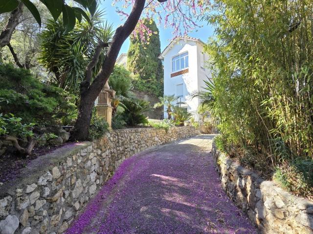 Cannes, Petit Juas, maison de charme de 160m² env avec pisci. 160m² Cannes