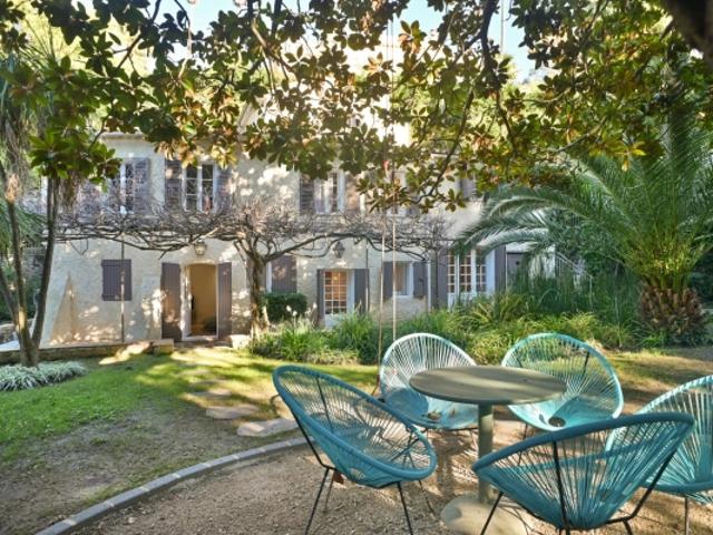 CANNES Propriété située dans le quartier Californie Piscine