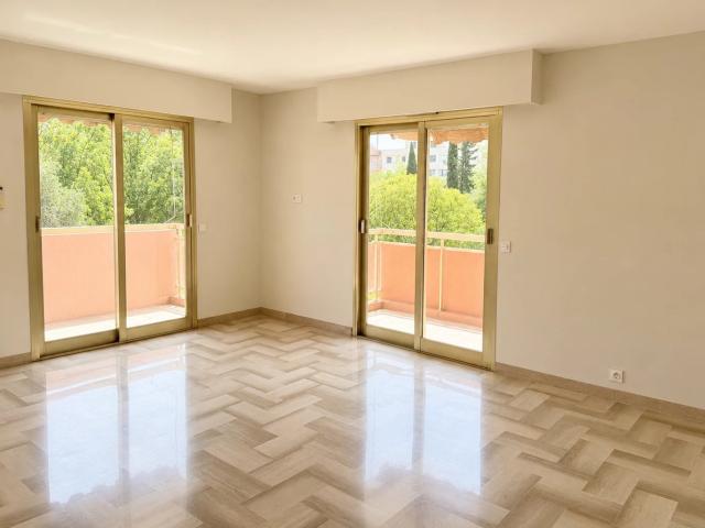 CANNES – Quartier des Anglais Appartement 3 pièces avec un parking