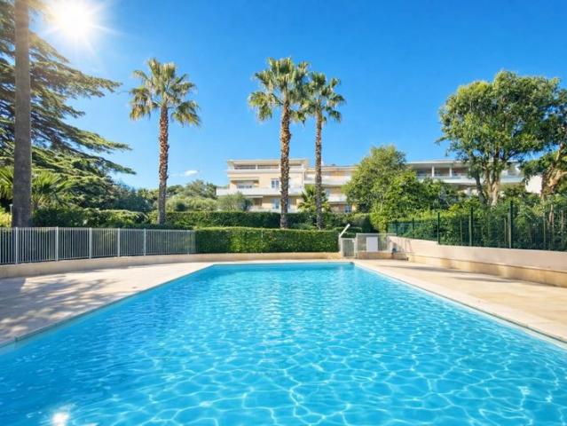 Cannes – Quartier Oxford | Spacieux T4 avec vaste terrasse, jardin & garage