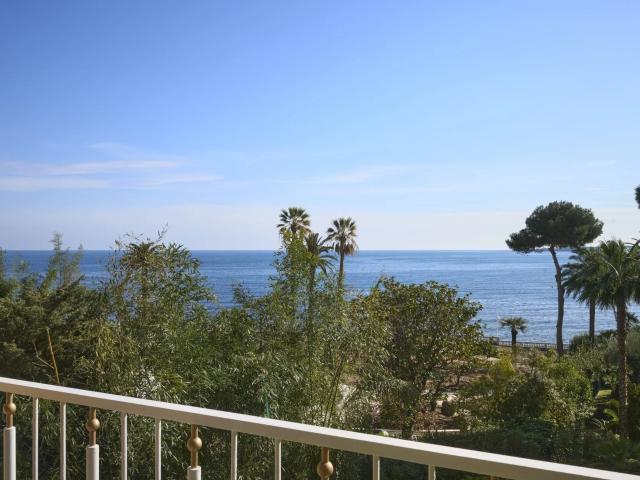 Cannes, quartier Palm Beach Appartment 4 Pièces, Terrasse, V. 100m² Cannes
