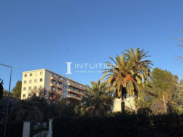Cannes République: Immeuble de 4 appartements 88m² Cannes