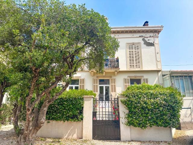 Cannes Vente 4 pièces proche Rue d'Antibes 67m² Cannes