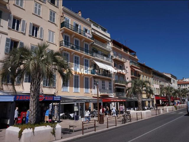 Cannes vieux port: Fond de commerce brasserie iconique