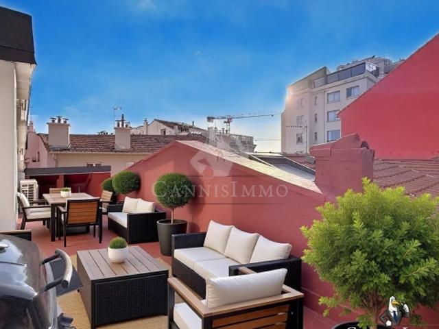 CANNES VIEUX PORT LOFT 3 PIECES TERRASSE VUE MER