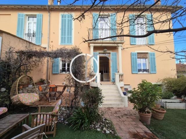 CANNES VILLA BELLE EPOQUE A 10 MIN DU CENTRE