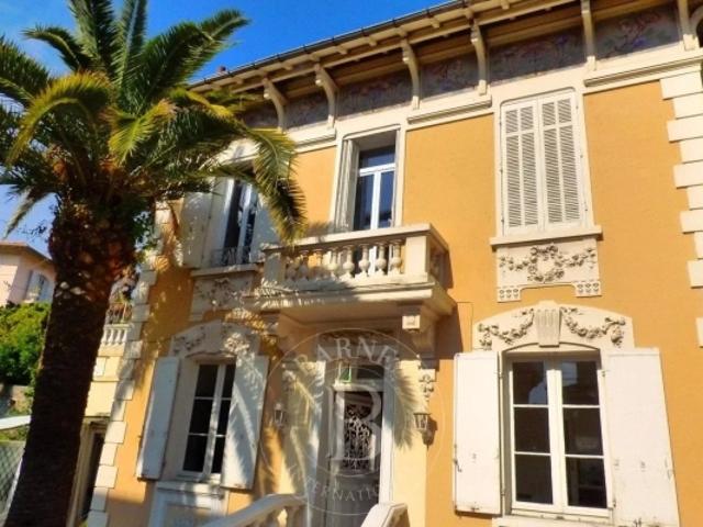 CANNES VILLA BELLE ÉPOQUE CENTRE VILLE À PIED