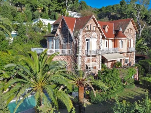 Cannes – Villa Belle Époque Iconique de Prestige avec Vue Mer Panoramique