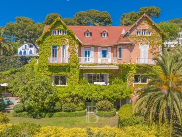 CANNES VILLA BELLE ÉPOQUE PLEINE DE CHARME VUE MER PANORAMIQUE