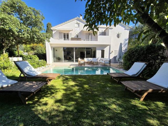 CANNES villa Piscine et jardin de 800 M2