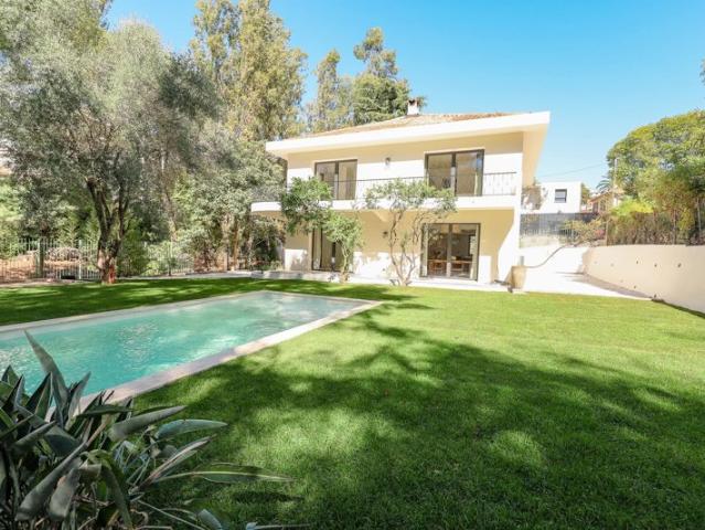 CANNES VILLA RENOVEE AVEC PISCINE