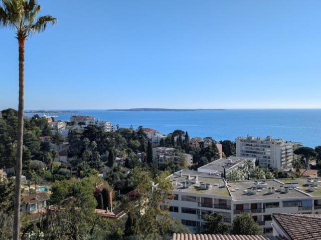 Cannes vue mer la Croix des Gardes 06400