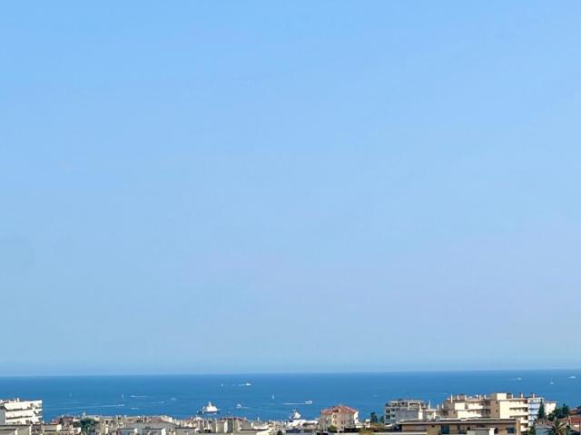 CANNET LIMITE CANNES T4 DE 110M2 REFAIT A NEUF TERRASSE PISI