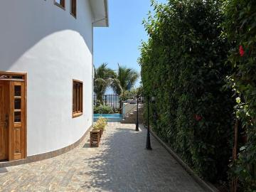 Canoa: Se Vende Casa Frente al Mar en Canoa
