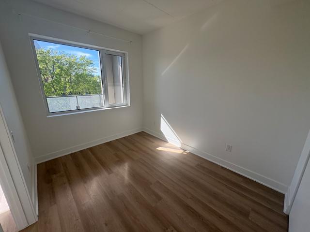 Canoë phase 1 1 Bedroom Apartment for Rent at 4500 Rue Hochelaga, Montréal, QC H1V 0C3 Maisonneuve