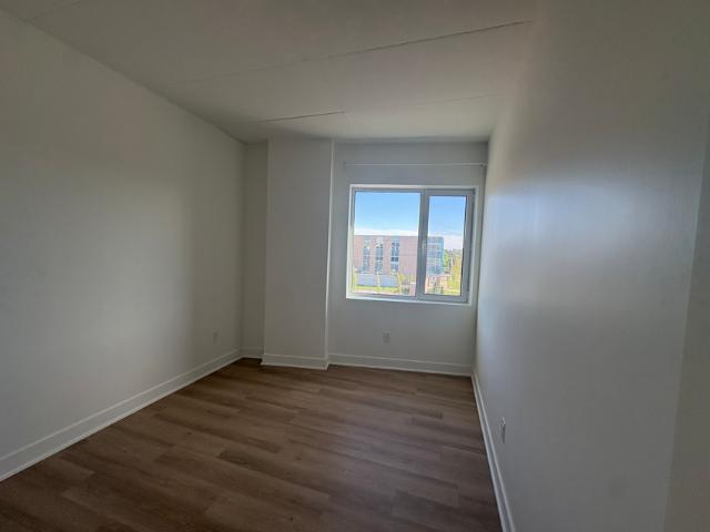 Canoë phase 1 1 Bedroom Apartment for Rent at 4500 Rue Hochelaga, Montréal, QC H1V 0C3 Maisonneuve