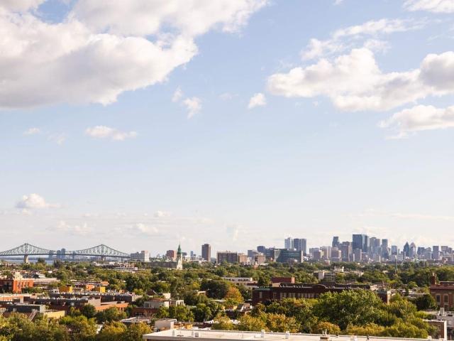 Canoë phase 1 1 Bedroom Apartment for Rent at 4500 Rue Hochelaga, Montréal, QC H1V 0C3 Maisonneuve