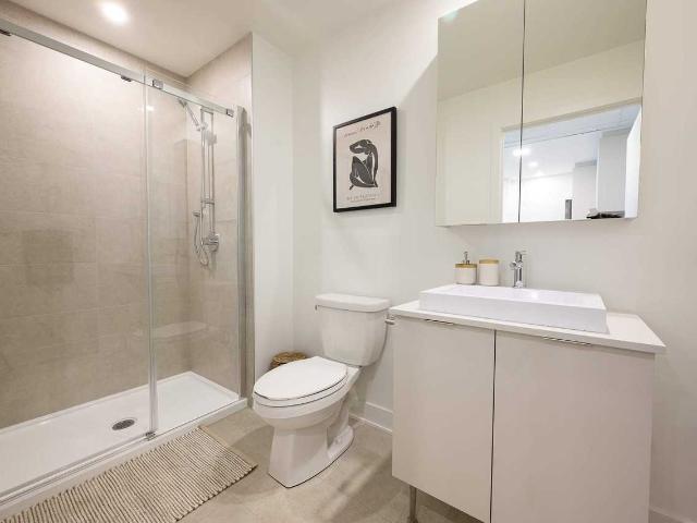 Canoë phase 1 2 Bedroom Apartment for Rent at 4500 Rue Hochelaga, Montréal, QC H1V 0C3 Maisonneuve