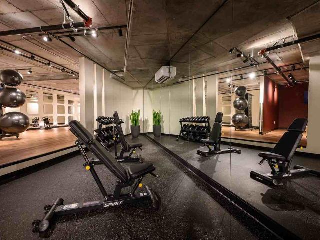 Canoë phase 1 2 Bedroom Apartment for Rent at 4500 Rue Hochelaga, Montréal, QC H1V 0C3 Maisonneuve