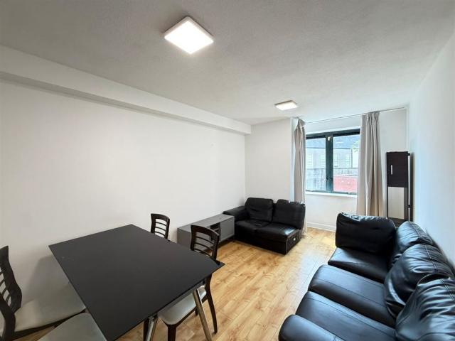 Canon Court, Bride Street, Dublin 8