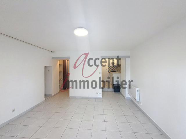 Cabannes: Appartement 35 m² au RDC