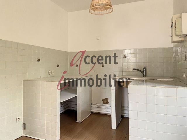 Cabannes: Appartement T3 avec parking