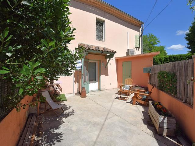 Cabannes Maison de village 3 chambres avec cour et local v. 80m² Cabannes