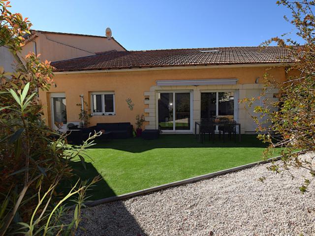 CABANNES Maison de ville style loft de 192 m² avec jardin, parkings et dépendance