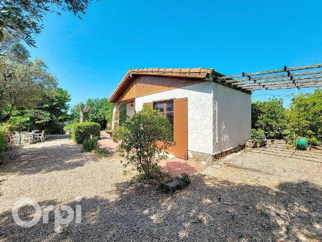 Cabanon à vendre de 20 m2 sur 1211 m2 LE CASTELLET 83330
