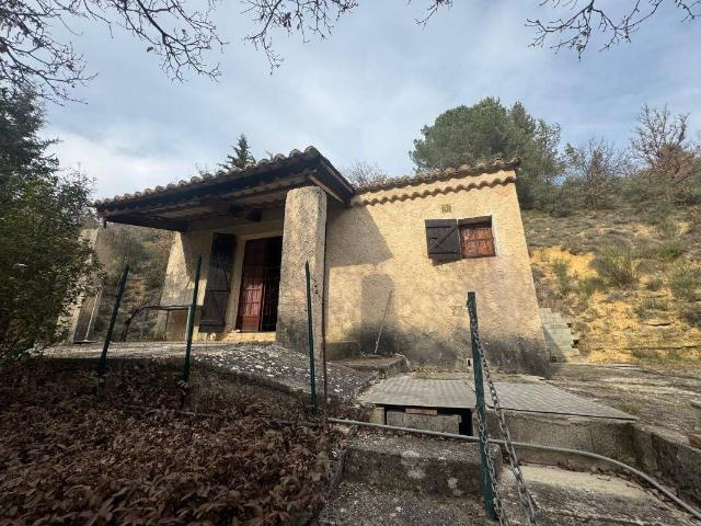 Cabanon 27m² avec terrain de 3232m² RIEZ