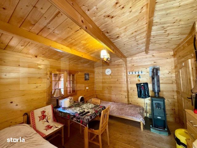 Cabane de vanzare, cu 3 camere, 50 mp, zona Brad