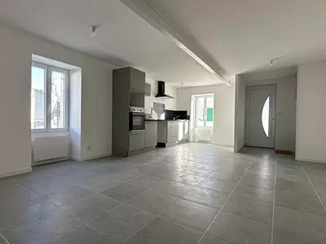 Cabariot 17430 Location maison 4 pièces t4