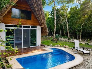Cabaña A frame con alberca privada en selva maya · Km 16.5 Tulum–Cobá