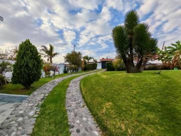 Cabaña en venta o renta en Valsequillo con alberca + terraza + lago artificial + area de hospedaje d