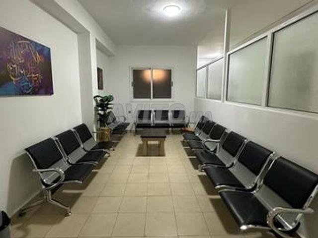 Cabinet médical avec matériel à céder Nador