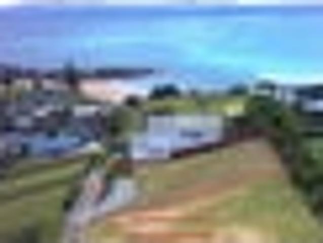 Cable Bay beach side living