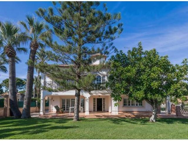 CABO ROIG. 1.500 M2 DE PARCELA. 100 METROS DEL MAR. Y UNA CATEGORÍA DONDE YA QUEDAN MUY POCOS JUGADO