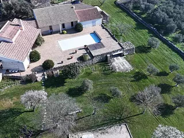 Cabrières d'Avignon 84220 Achat / Vente maison 12 pièces t12 au dernier étage cave