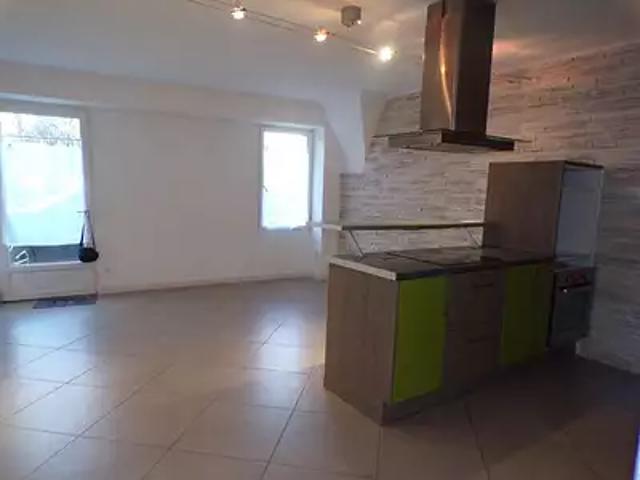 Cabrières d'Aigues 84240 Location appartement 2 pièces t2 jardin